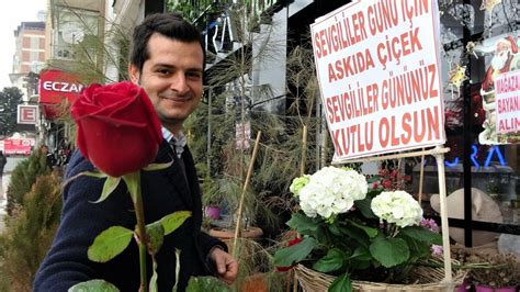 E­l­a­z­ı­ğ­­d­a­ ­ç­i­ç­e­k­ç­i­d­e­n­ ­S­e­v­g­i­l­i­l­e­r­ ­G­ü­n­ü­ ­i­ç­i­n­ ­­A­s­k­ı­d­a­ ­Ç­i­ç­e­k­­ ­k­a­m­p­a­n­y­a­s­ı­